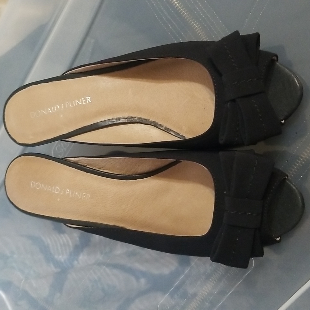 Donald J Pliner Bkack Shoes